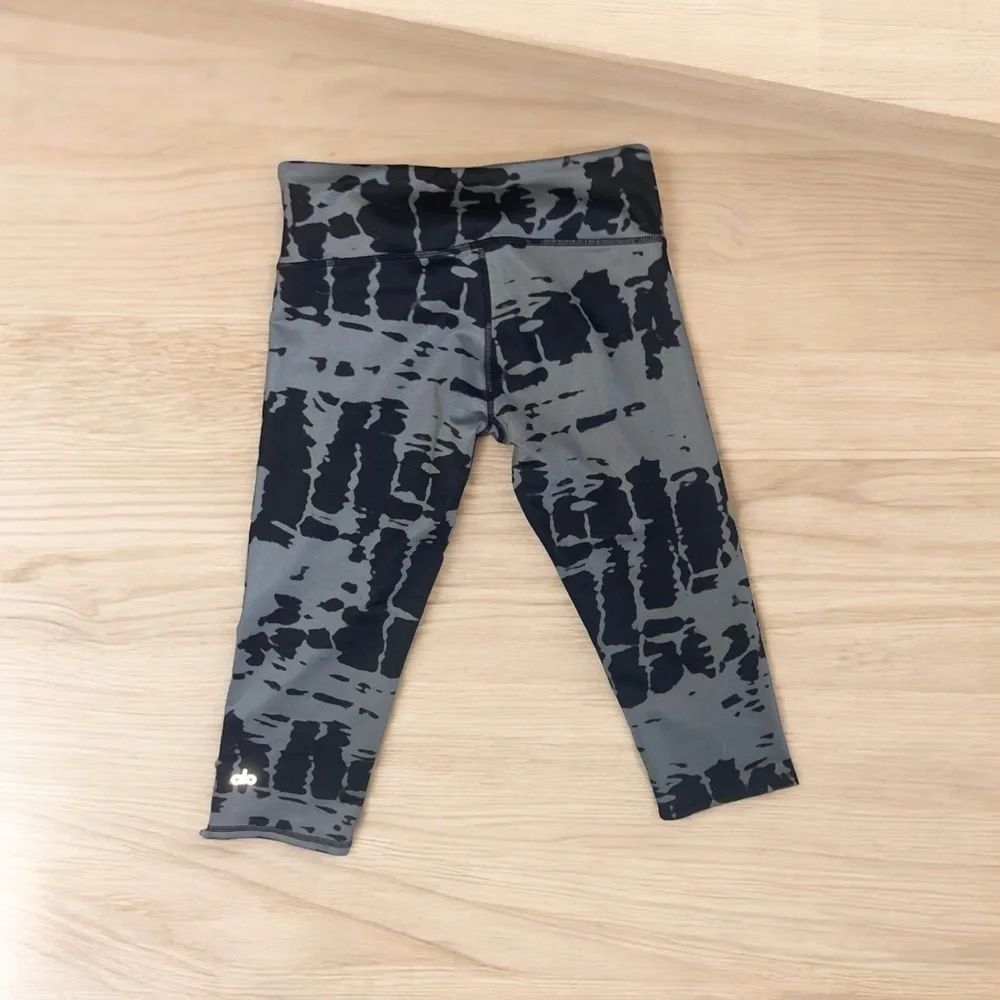 Alo Yoga Cropped Airbrush Leggings